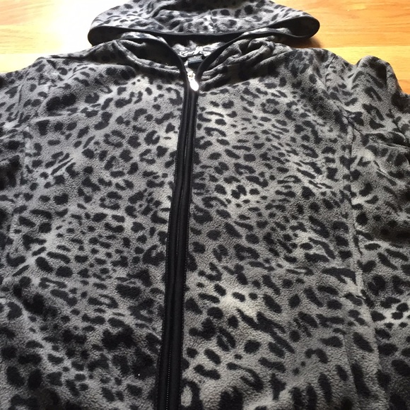 Grey Cheetah Sweatshirt - Picture 4 of 4